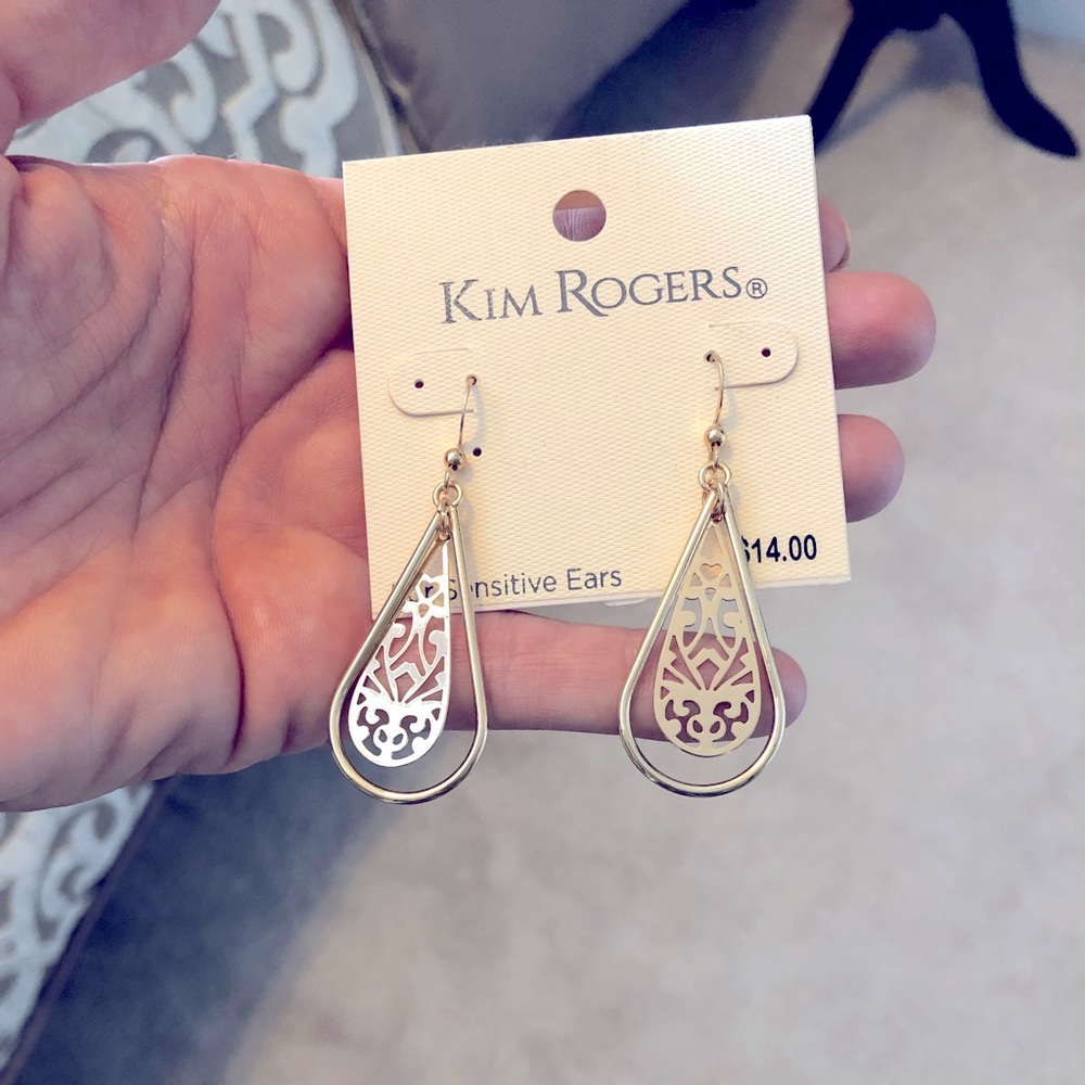 Kim Rogers Gold drop earrings